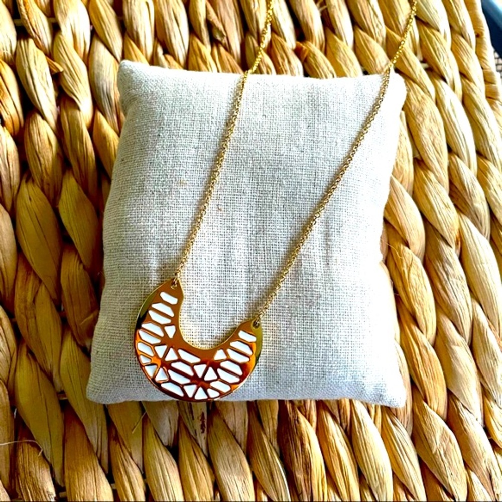 Stella & Dot | Breezeblock Pendant necklace - reversible.